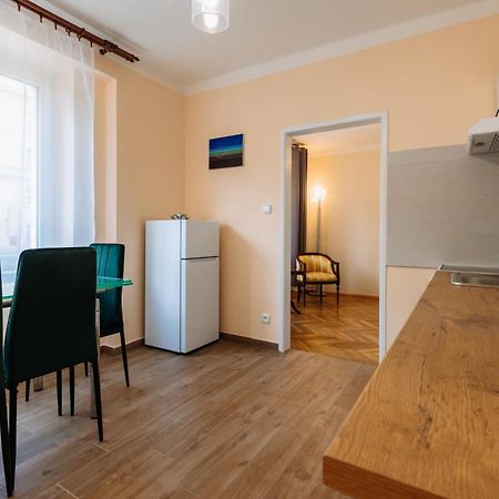 Apartments Tgm 11 卡罗维发利 外观 照片