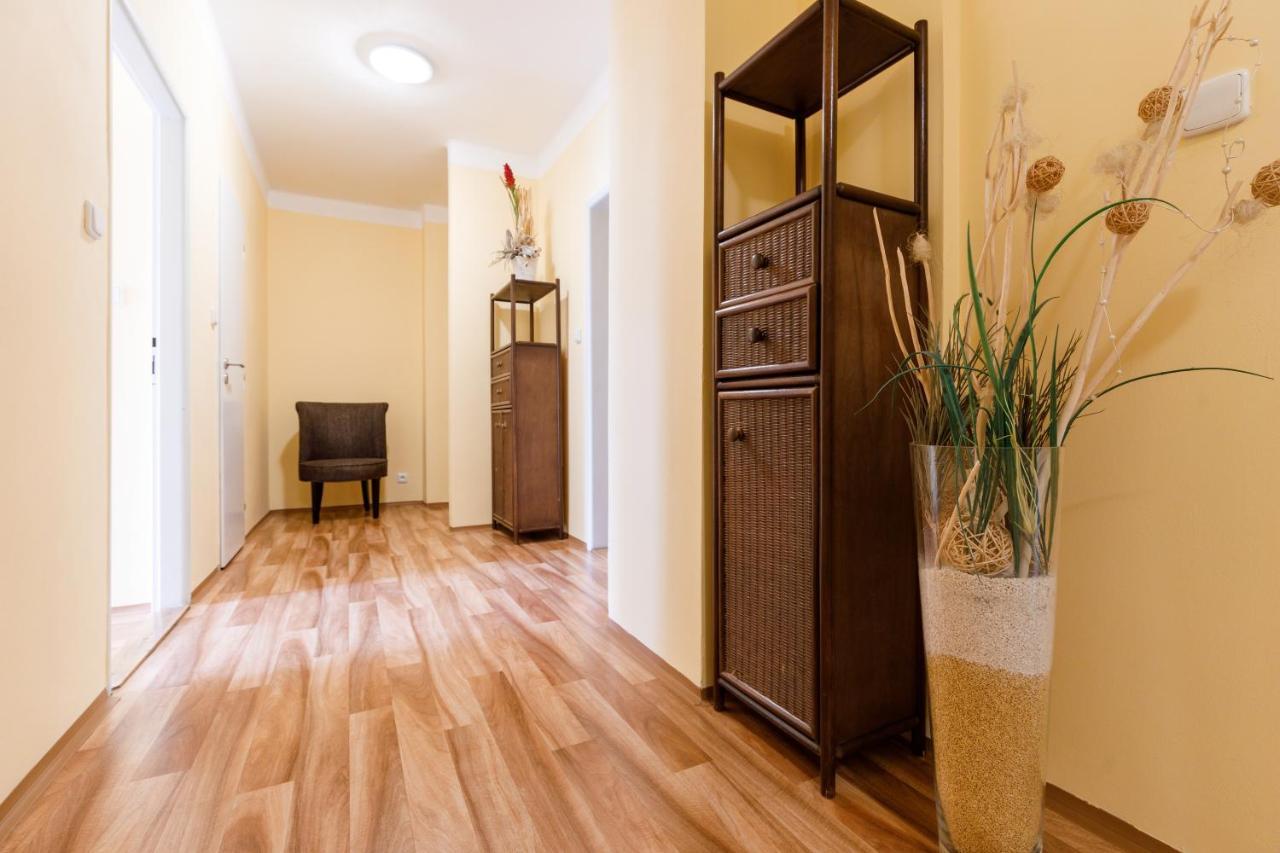 Apartments Tgm 11 卡罗维发利 外观 照片