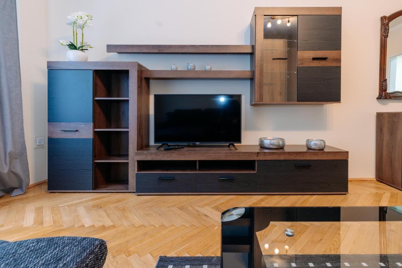 Apartments Tgm 11 卡罗维发利 外观 照片