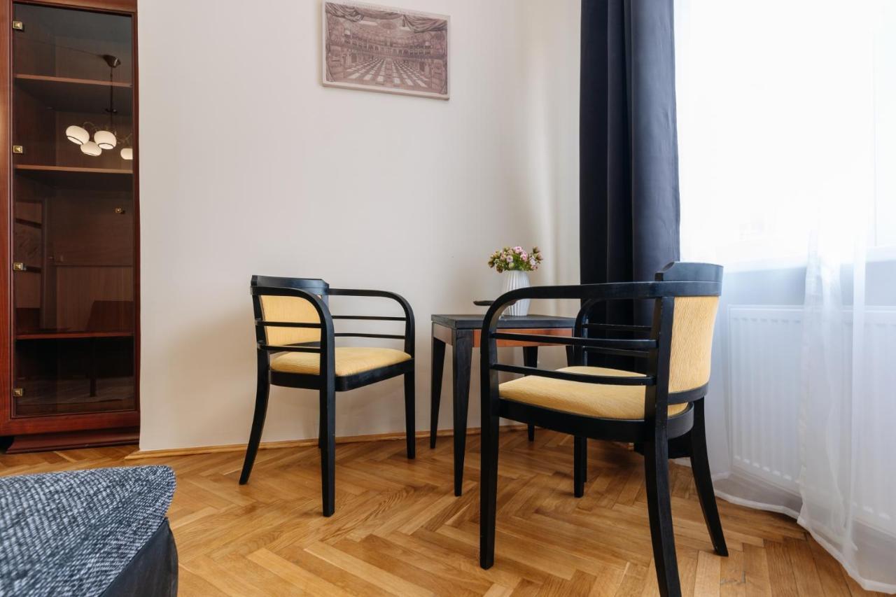 Apartments Tgm 11 卡罗维发利 外观 照片