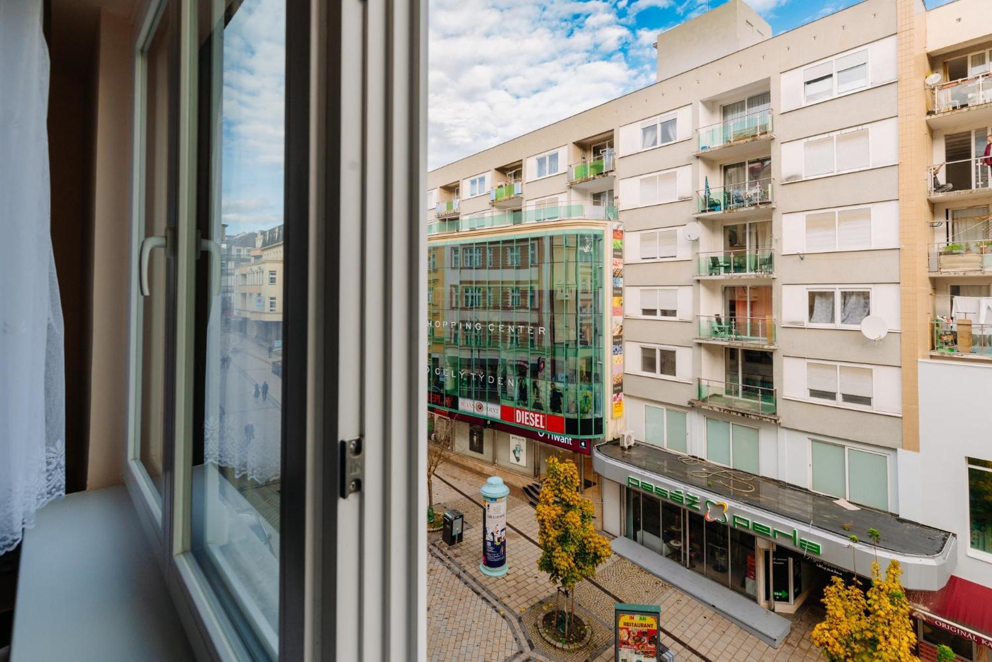 Apartments Tgm 11 卡罗维发利 外观 照片