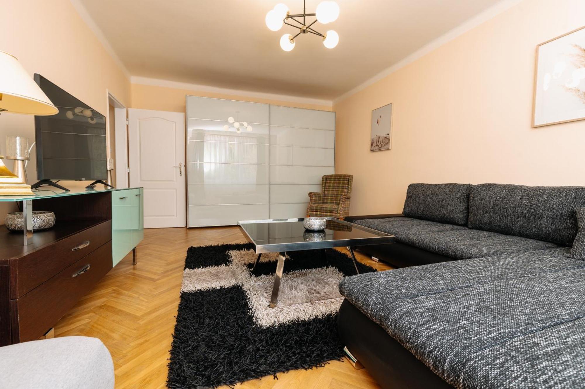 Apartments Tgm 11 卡罗维发利 外观 照片